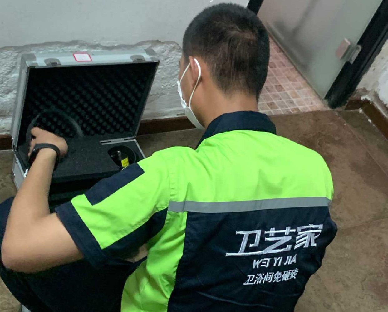 义乌附近防水补漏师傅电话号码，24小时上门维修服务